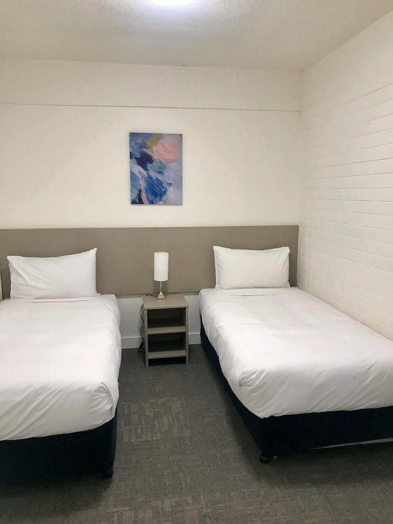 阿迪纳广场汽车旅馆公寓 朗塞斯顿 外观 照片